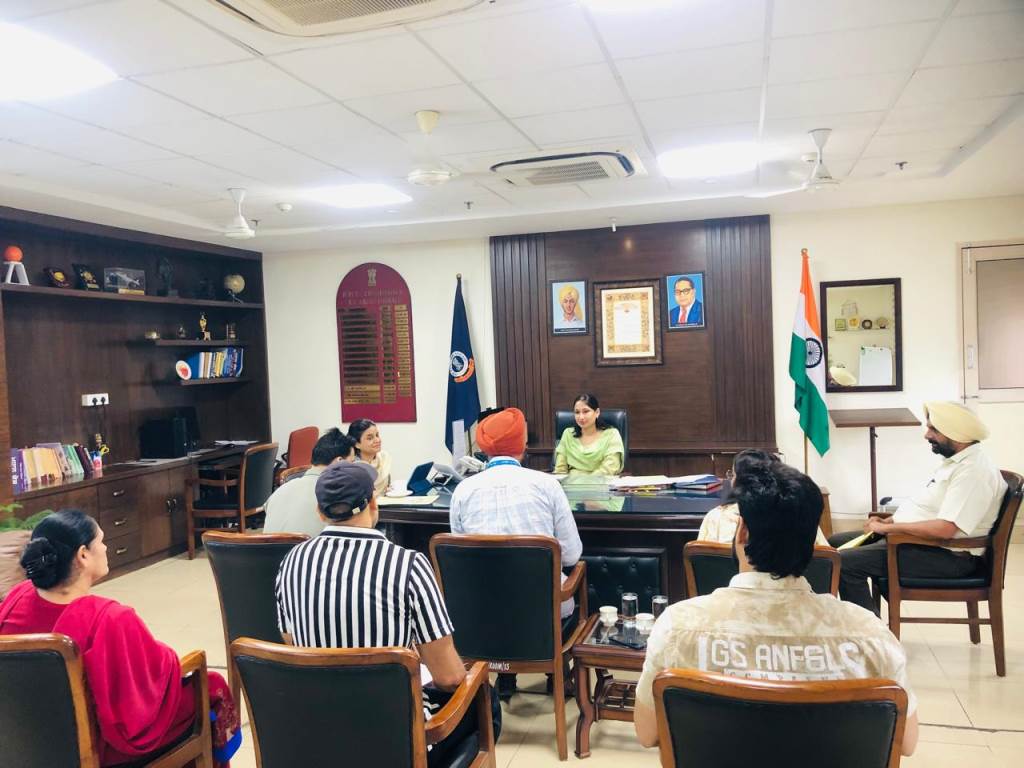 Deputy Commissioner Komal Mittal Reviews Progress of Special Intensive Revision SIR2026